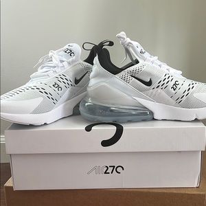 NBW Women’s Nike Air Max 270 size 8.5